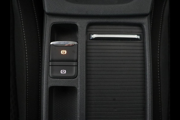 Škoda Octavia 1.0 TSI Business Edition | Stoelverwarming | Trekhaak | Camera | Head-Up | Stuurverwarming | Carplay | Navigatie | Memory | Getint glas | Parkeerhulp |