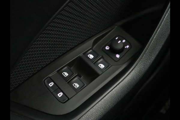 Škoda Octavia 1.0 TSI Business Edition | Stoelverwarming | Trekhaak | Camera | Head-Up | Stuurverwarming | Carplay | Navigatie | Memory | Getint glas | Parkeerhulp |