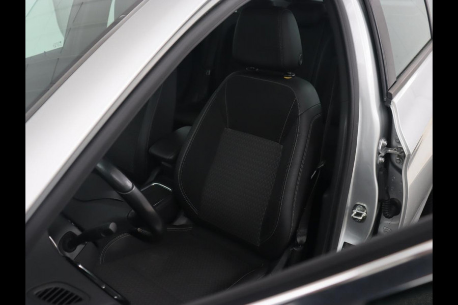 Opel Astra 1.4 Turbo Innovation | Trekhaak | Carplay | Navigatie | Keyless | Climate control | Parkeerhulp | 17'' | Cruise control | Bluetooth