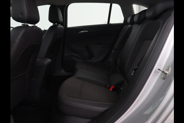 Opel Astra 1.4 Turbo Innovation | Trekhaak | Carplay | Navigatie | Keyless | Climate control | Parkeerhulp | 17'' | Cruise control | Bluetooth