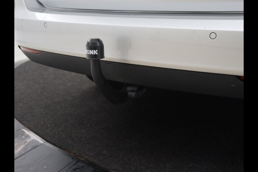 Opel Astra 1.4 Turbo Innovation | Trekhaak | Carplay | Navigatie | Keyless | Climate control | Parkeerhulp | 17'' | Cruise control | Bluetooth