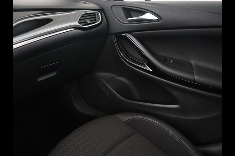 Opel Astra 1.4 Turbo Innovation | Trekhaak | Carplay | Navigatie | Keyless | Climate control | Parkeerhulp | 17'' | Cruise control | Bluetooth