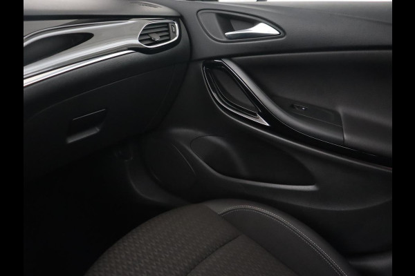 Opel Astra 1.4 Turbo Innovation | Trekhaak | Carplay | Navigatie | Keyless | Climate control | Parkeerhulp | 17'' | Cruise control | Bluetooth