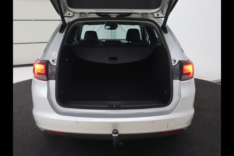 Opel Astra 1.4 Turbo Innovation | Trekhaak | Carplay | Navigatie | Keyless | Climate control | Parkeerhulp | 17'' | Cruise control | Bluetooth