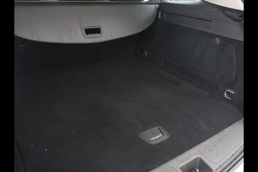 Opel Astra 1.4 Turbo Innovation | Trekhaak | Carplay | Navigatie | Keyless | Climate control | Parkeerhulp | 17'' | Cruise control | Bluetooth