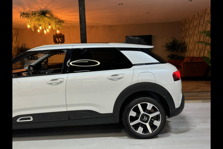 Citroën C4 Cactus 1.2 PureTech Shine Garantie NAP Trekhaak Pano StoelVW Carplay Camera Cruise Clima Navi PDC Led Rijklaar