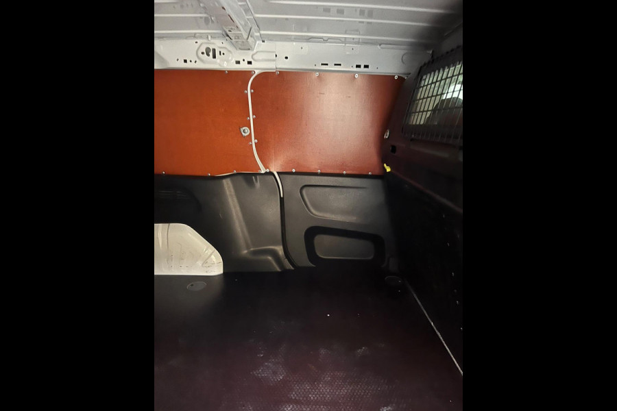 Citroën Berlingo AUTOMAAT-8 1.5 BlueHDI 131PK euro6 Club XL L2H1 3Persoons, Airco CruiseControl Navigatie Trekhaak, RIJKLAARPRIJS