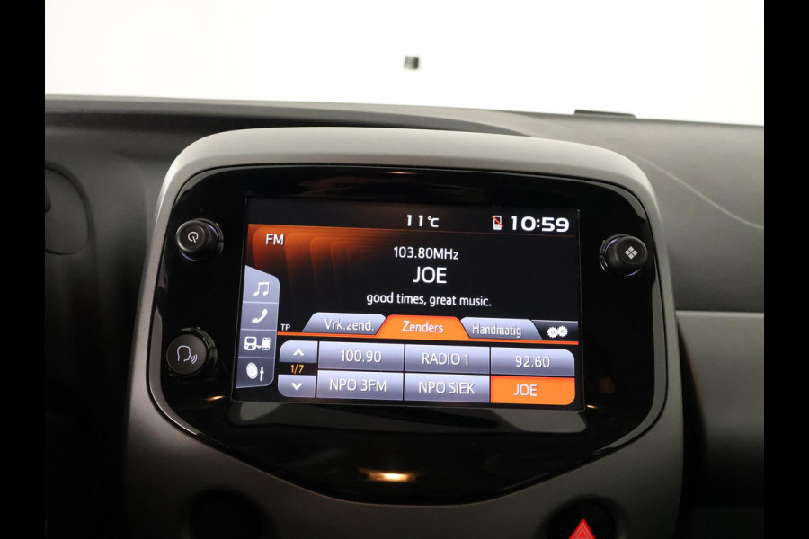 Toyota Aygo 1.0 VVT-i X-Joy | Apple Carplay & AndroidAUTO | Climate Control | 1e eigenaar | Dealer onderhouden