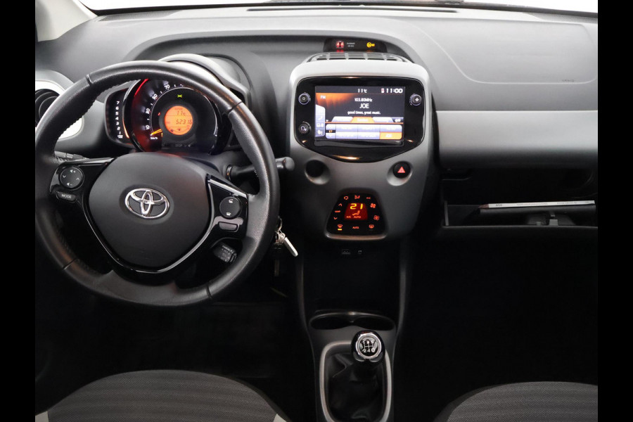 Toyota Aygo 1.0 VVT-i X-Joy | Apple Carplay & AndroidAUTO | Climate Control | 1e eigenaar | Dealer onderhouden