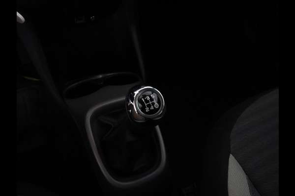 Toyota Aygo 1.0 VVT-i X-Joy | Apple Carplay & AndroidAUTO | Climate Control | 1e eigenaar | Dealer onderhouden