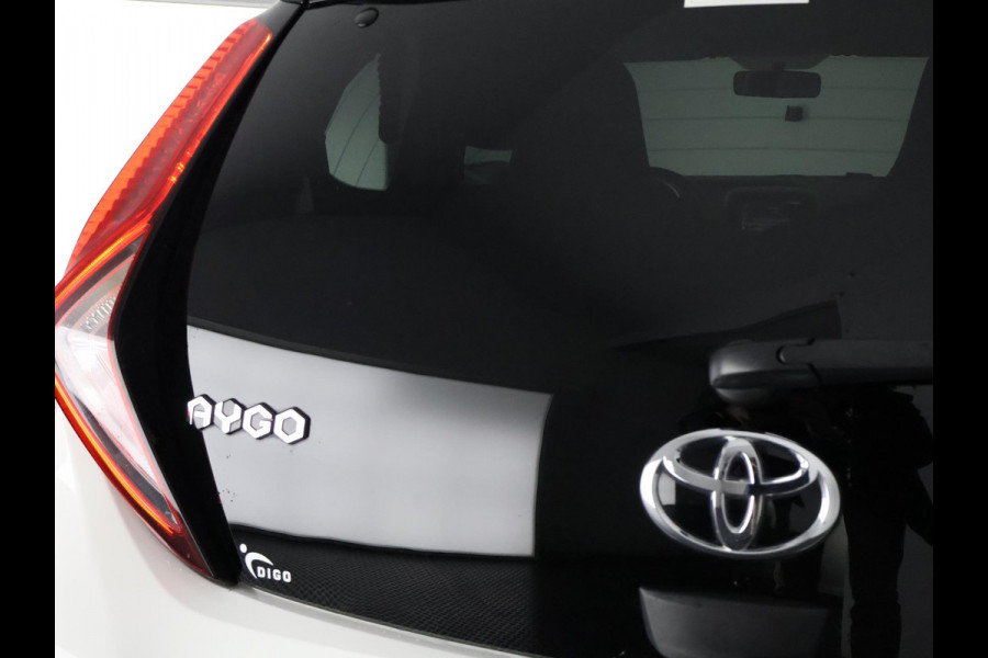 Toyota Aygo 1.0 VVT-i X-Joy | Apple Carplay & AndroidAUTO | Climate Control | 1e eigenaar | Dealer onderhouden