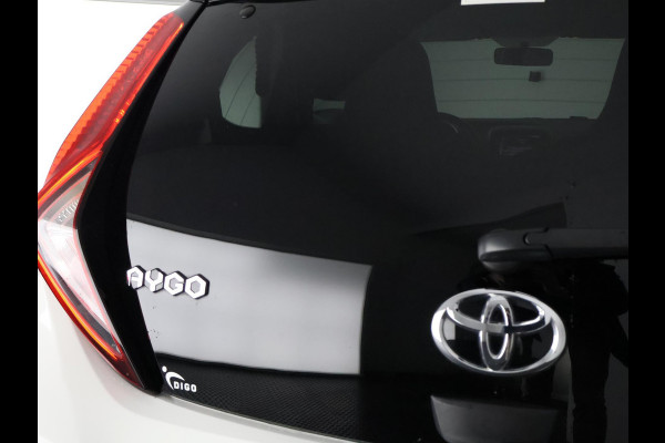 Toyota Aygo 1.0 VVT-i X-Joy | Apple Carplay & AndroidAUTO | Climate Control | 1e eigenaar | Dealer onderhouden