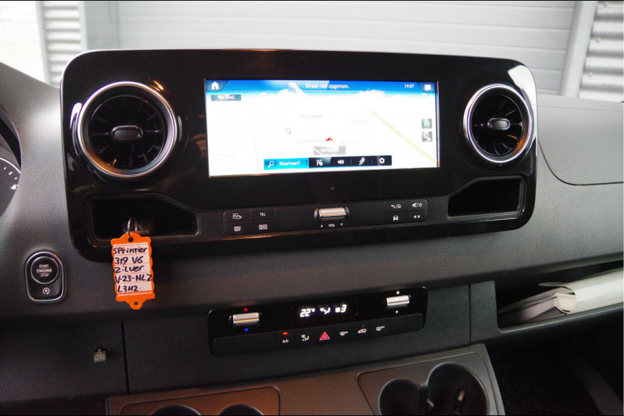 Mercedes-Benz Sprinter 319 3.0 CDI V6 L3H2 AUT. LED, LEDER, 3.5T TREKHAAK, MBUX 10'', 360 CAMERA, NAVI, CRUISE, CLIMA