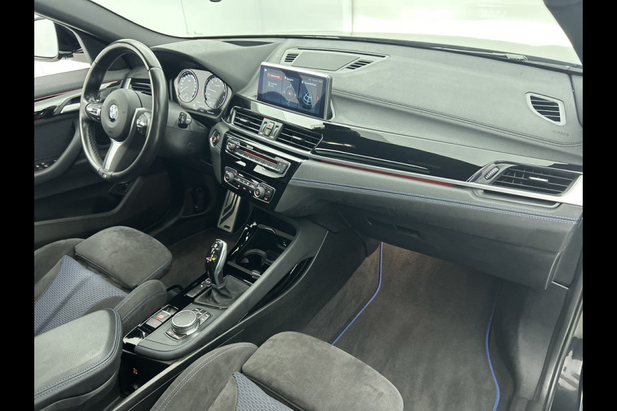 BMW X2 SDrive20i High Executive M-Sport (Dealer OndH, Panorama, StoelV, Navi Pro, Kuipstoelen, Parkeerhulp, Etc)