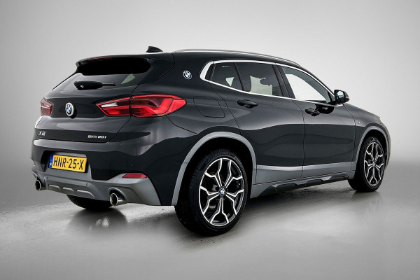 BMW X2 SDrive20i High Executive M-Sport (Dealer OndH, Panorama, StoelV, Navi Pro, Kuipstoelen, Parkeerhulp, Etc)
