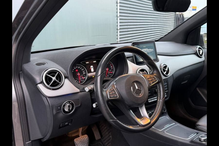 Mercedes-Benz B-Klasse BWJ 2018 | 200 Ambition 157PK AUTOMAAT | TREKHAAK | LEER | 2X PANO DAK | PDC 2X | NAVI | CLIMA | STOELVERW | CRUISE