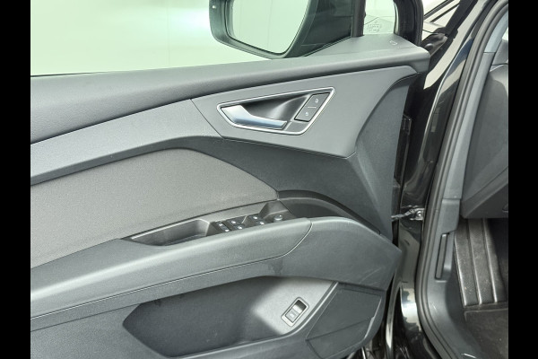 Audi Q4 e-tron 35 Launch Edition LED 20"LM Apple Carplay Android Auto Navi Audi Connect Ecc Audi Phone Box Stoelverwarming Pdc Cruise Control 55kWh Elek.Achterklep Privacy Glas E-sound luidspr v Keyless-Go Origineel Nederlandse Auto