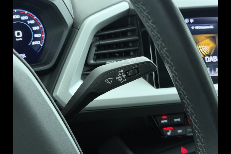 Audi Q4 e-tron 35 Launch Edition LED 20"LM Apple Carplay Android Auto Navi Audi Connect Ecc Audi Phone Box Stoelverwarming Pdc Cruise Control 55kWh Elek.Achterklep Privacy Glas E-sound luidspr v Keyless-Go Origineel Nederlandse Auto