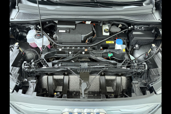 Audi Q4 e-tron 35 Launch Edition LED 20"LM Apple Carplay Android Auto Navi Audi Connect Ecc Audi Phone Box Stoelverwarming Pdc Cruise Control 55kWh Elek.Achterklep Privacy Glas E-sound luidspr v Keyless-Go Origineel Nederlandse Auto