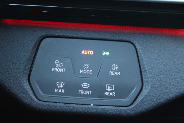 Volkswagen ID.4 Tech 77 kWh SOh 91% PANO CAMERA MASSAGE 126000KM!!!