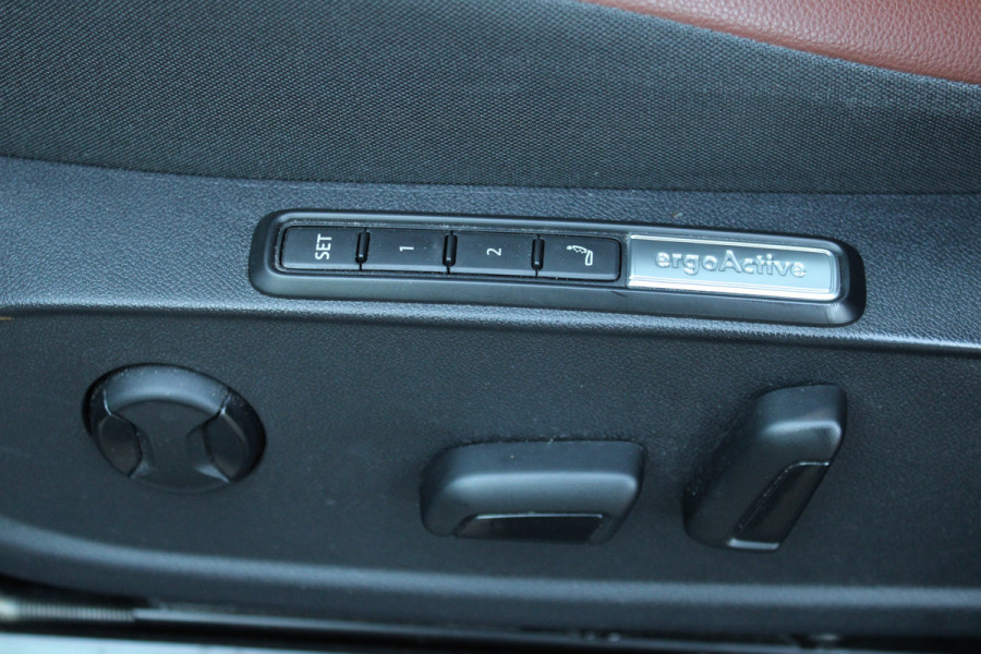 Volkswagen ID.4 Tech 77 kWh SOh 91% PANO CAMERA MASSAGE 126000KM!!!