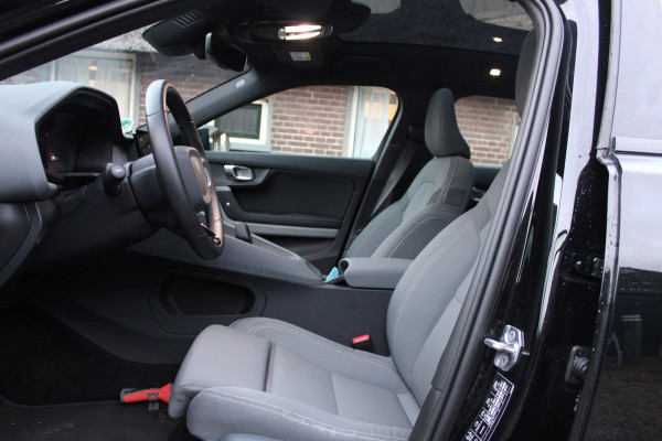 Polestar 2 Long Range Dual Motor Launch Edition 78kWh PANO AUTO PILOT NAVI 300Kw 95000KM!!!