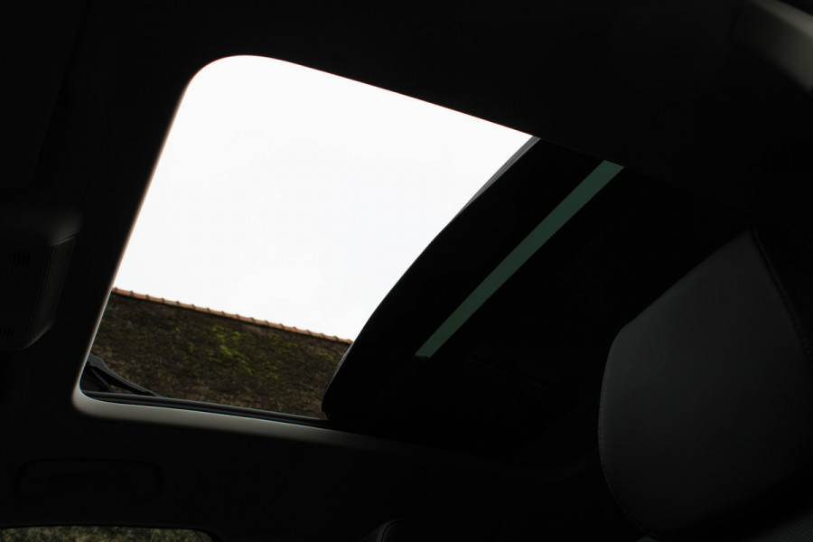 Škoda ENYAQ iV 80 First Edition LEER PANO SOH 93% CRYSTAL LED