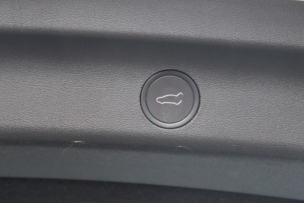 Tesla Model Y Long Range AWD **VERKOCHT!!**