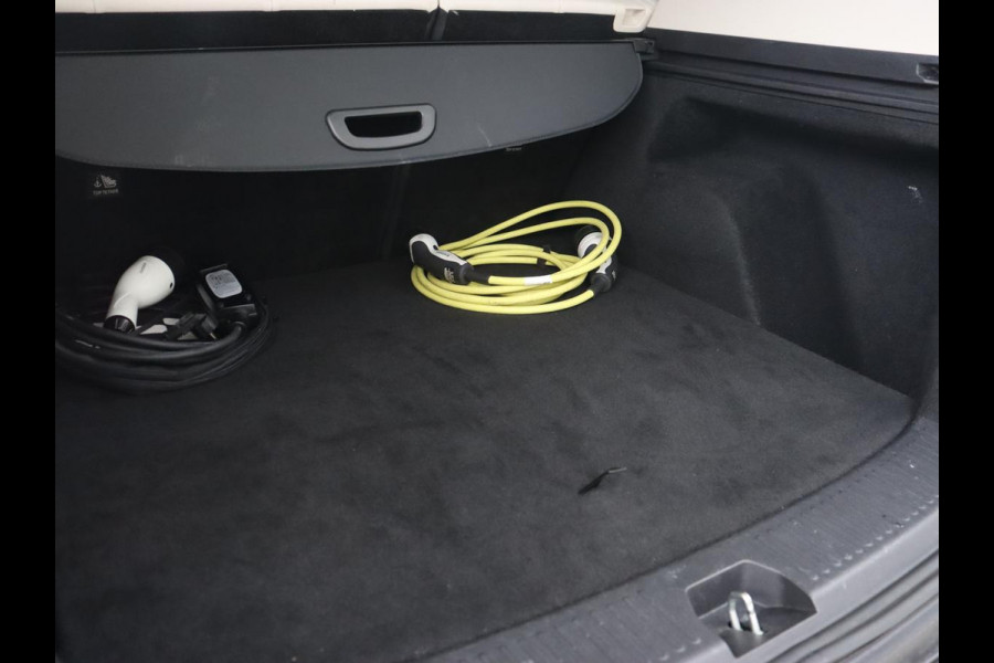 Aiways U5 63kWh Showroom | Adpative cruise | Leder | 360 Camera | Full LED | Keyless | Parkeerhulp | 19'' | Digital Cockpit | Climate control | Elektrische stoelen