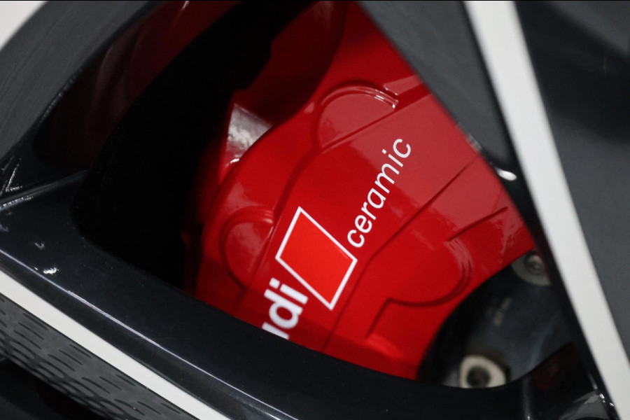 Audi RS7 Sportback 4.0 TFSI quattro 750+PK KERAMISCH/4-WIEL.B/3D B&O/VIRTUAL/SFEER/PANO/22"LMV/360/LINE/ACC/12 MDN GARANTIE!