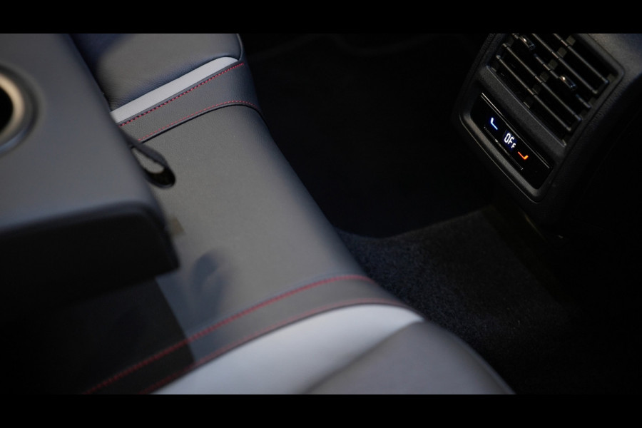 Volkswagen Golf 2.0 TSI GTI PANO/HARMAN KARDON/HUD/KEYLESS/MEMORY/DEALERONDERHOUDEN/STOELVERKOELING/CARPLAY/SFEERVERLICHTING/VOL!