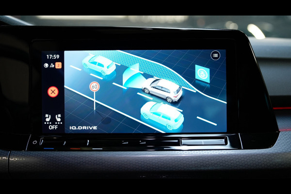 Volkswagen Golf 2.0 TSI GTI PANO/HARMAN KARDON/HUD/KEYLESS/MEMORY/DEALERONDERHOUDEN/STOELVERKOELING/CARPLAY/SFEERVERLICHTING/VOL!