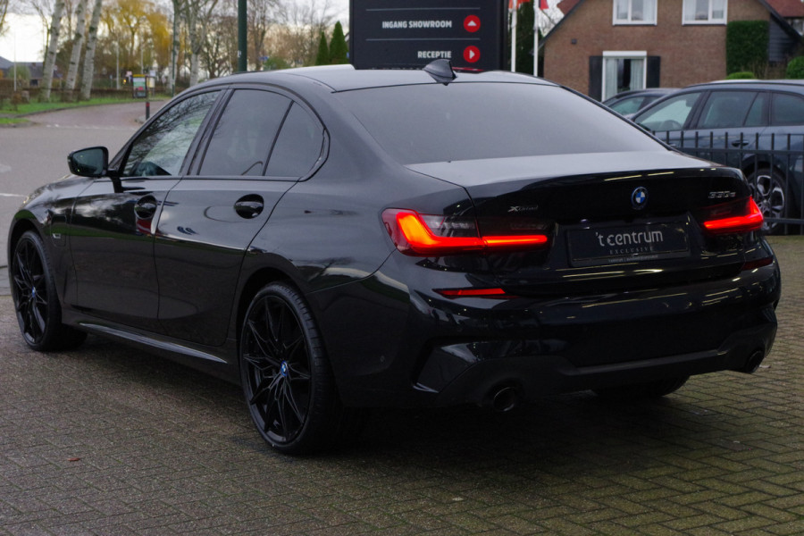 BMW 3-serie 330e 293 PK xDrive High Executive M-Sport, Schuif-Kanteldak, M-Technic Stoelen, Carplay, Camera