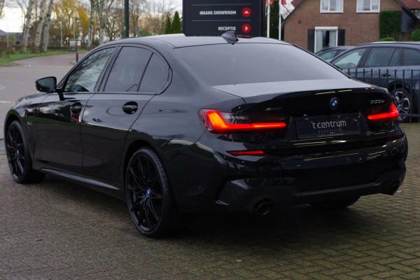 BMW 3-serie 330e 293 PK xDrive High Executive M-Sport, Schuif-Kanteldak, M-Technic Stoelen, Carplay, Camera
