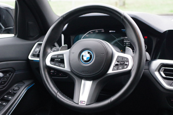 BMW 3-serie 330e 293 PK xDrive High Executive M-Sport, Schuif-Kanteldak, M-Technic Stoelen, Carplay, Camera
