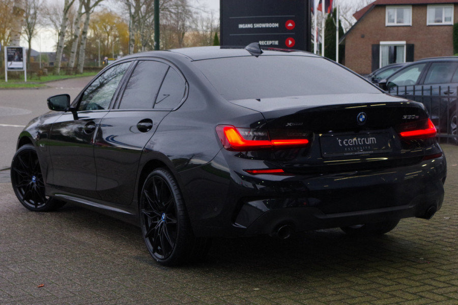 BMW 3-serie 330e 293 PK xDrive High Executive M-Sport, Schuif-Kanteldak, M-Technic Stoelen, Carplay, Camera