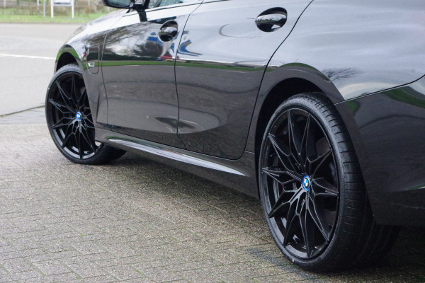 BMW 3-serie 330e 293 PK xDrive High Executive M-Sport, Schuif-Kanteldak, M-Technic Stoelen, Carplay, Camera