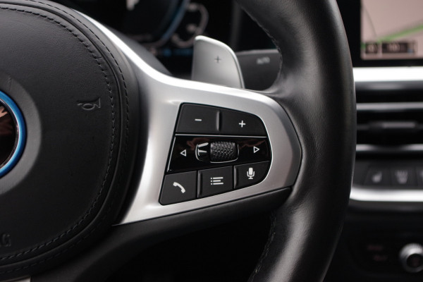 BMW 3-serie 330e 293 PK xDrive High Executive M-Sport, Schuif-Kanteldak, M-Technic Stoelen, Carplay, Camera