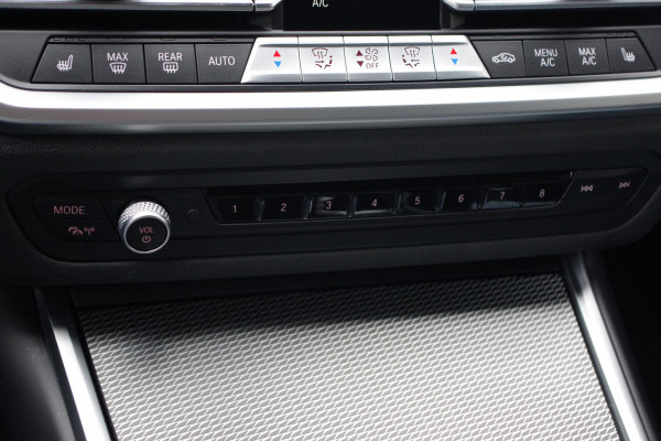 BMW 3-serie 330e 293 PK xDrive High Executive M-Sport, Schuif-Kanteldak, M-Technic Stoelen, Carplay, Camera