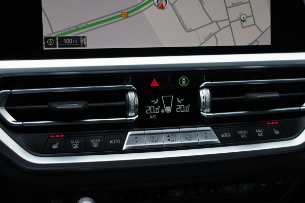 BMW 3-serie 330e 293 PK xDrive High Executive M-Sport, Schuif-Kanteldak, M-Technic Stoelen, Carplay, Camera