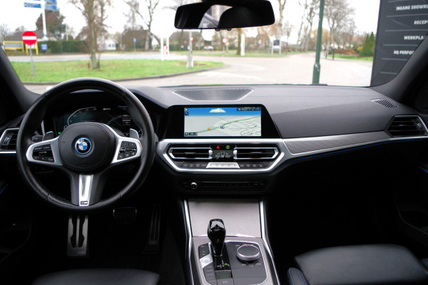 BMW 3-serie 330e 293 PK xDrive High Executive M-Sport, Schuif-Kanteldak, M-Technic Stoelen, Carplay, Camera
