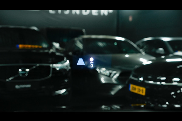 Volkswagen Golf 2.0 TSI GTI CLUBSPORT PANO/H&K/HUD/IQLIGHTS/BLINDSPOT/SFEERVERLICHTING/CARPLAY/300PK/BOMVOL!