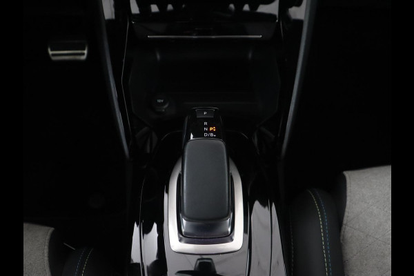 Peugeot e-208 EV GT Pack 50 kWh | Panoramadak | Stoelverwarming | Adaptive cruise | Camera | Carplay | Alcantara | Full LED | Climate control | Keyless | DAB | Parkeerhulp