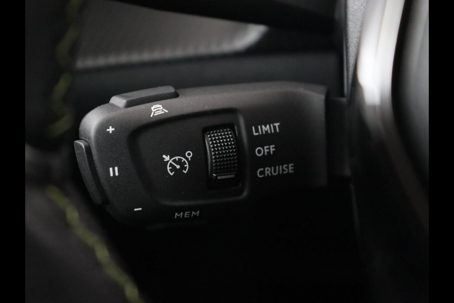 Peugeot e-208 EV GT Pack 50 kWh | Panoramadak | Stoelverwarming | Adaptive cruise | Camera | Carplay | Alcantara | Full LED | Climate control | Keyless | DAB | Parkeerhulp