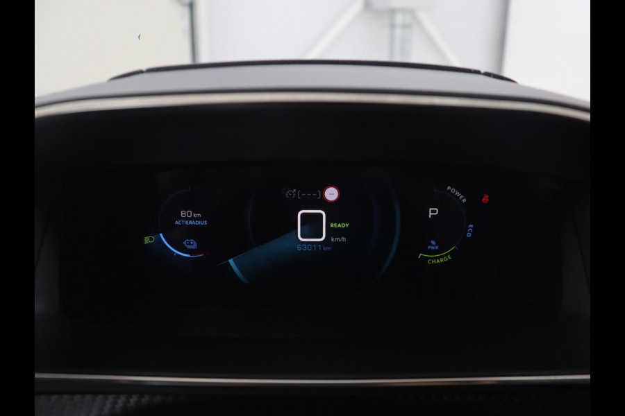 Peugeot e-208 EV GT Pack 50 kWh | Panoramadak | Stoelverwarming | Adaptive cruise | Camera | Carplay | Alcantara | Full LED | Climate control | Keyless | DAB | Parkeerhulp