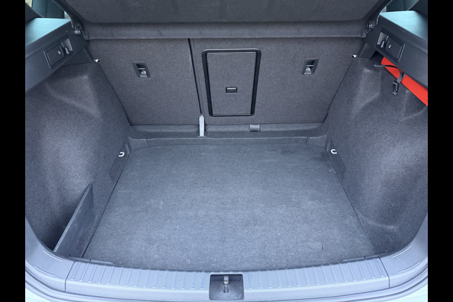 Seat Ateca 1.5 TSI FR Business Intense / Automaat / 360 camera / Beats soundsystem / Parkeerhulp /