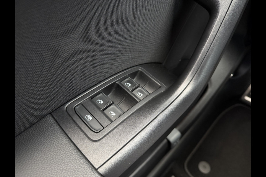 Seat Ateca 1.5 TSI FR Business Intense / Automaat / 360 camera / Beats soundsystem / Parkeerhulp /