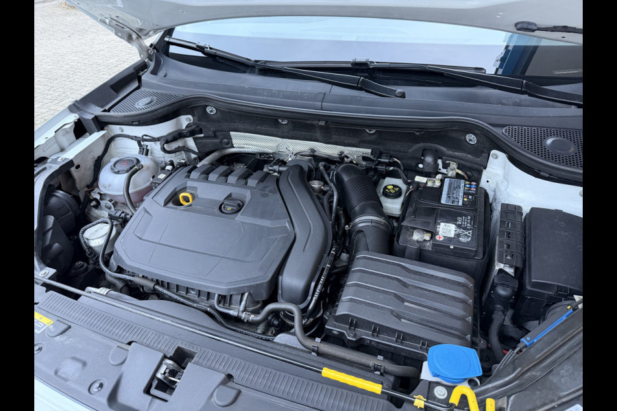 Seat Ateca 1.5 TSI FR Business Intense / Automaat / 360 camera / Beats soundsystem / Parkeerhulp /