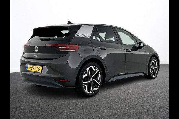 Volkswagen ID.3 First Plus 58 kWh Airco Navi Carplay 19" LM Velgen Adaptive Cruise Control LED Matrix IQ Light DAB+ Alcantara PDC VA + Camera Stoel/Stuurwielverwarming