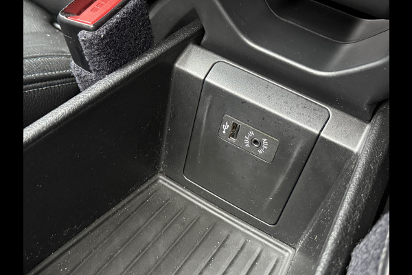 BMW 2 Serie Active Tourer 218i Centennial High Executive | M-Sport | Head UP | Leder | Stoelverwarming